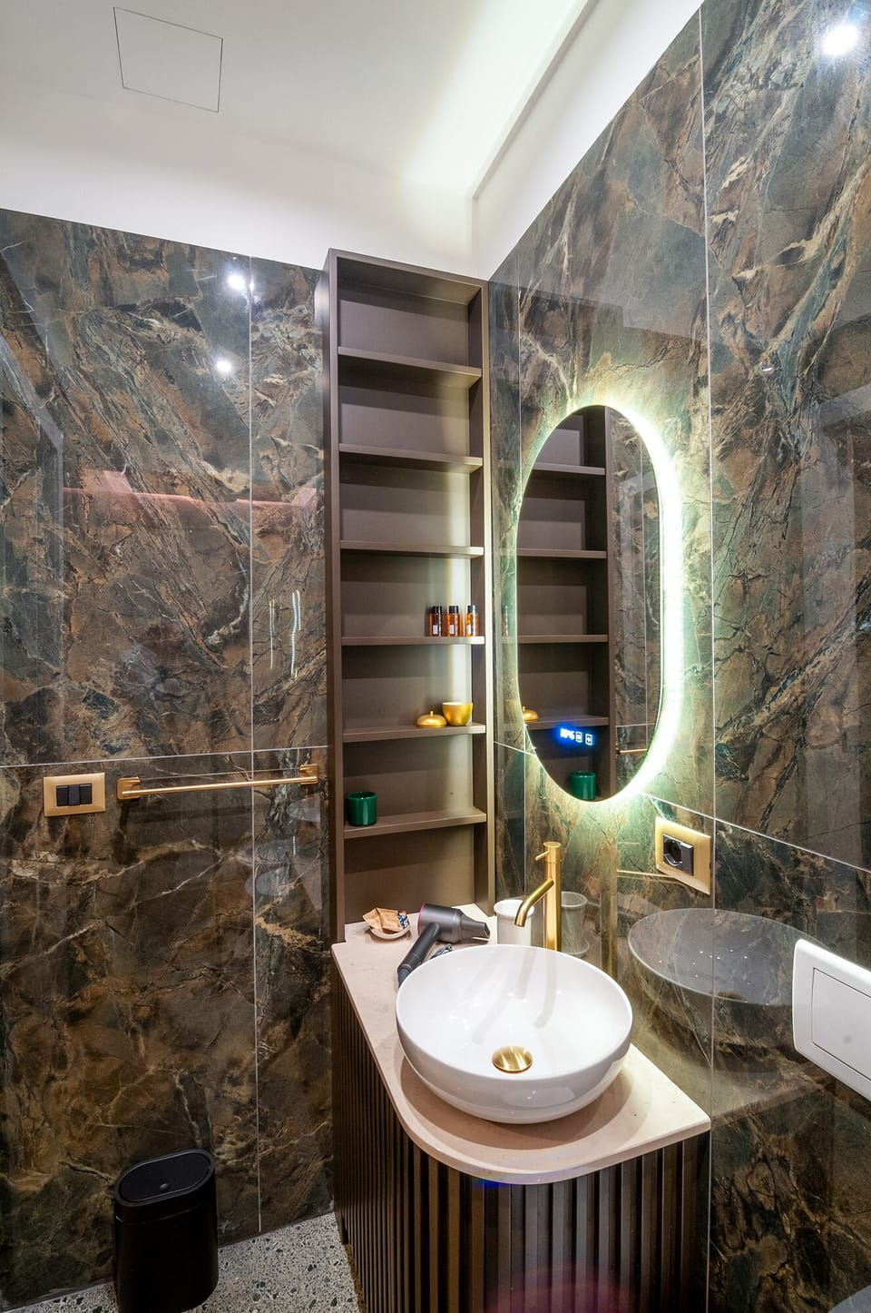 Deluxe Double or Twin Room, Courtyard View | Bathroom | Free toiletries, hair dryer, towels, soap