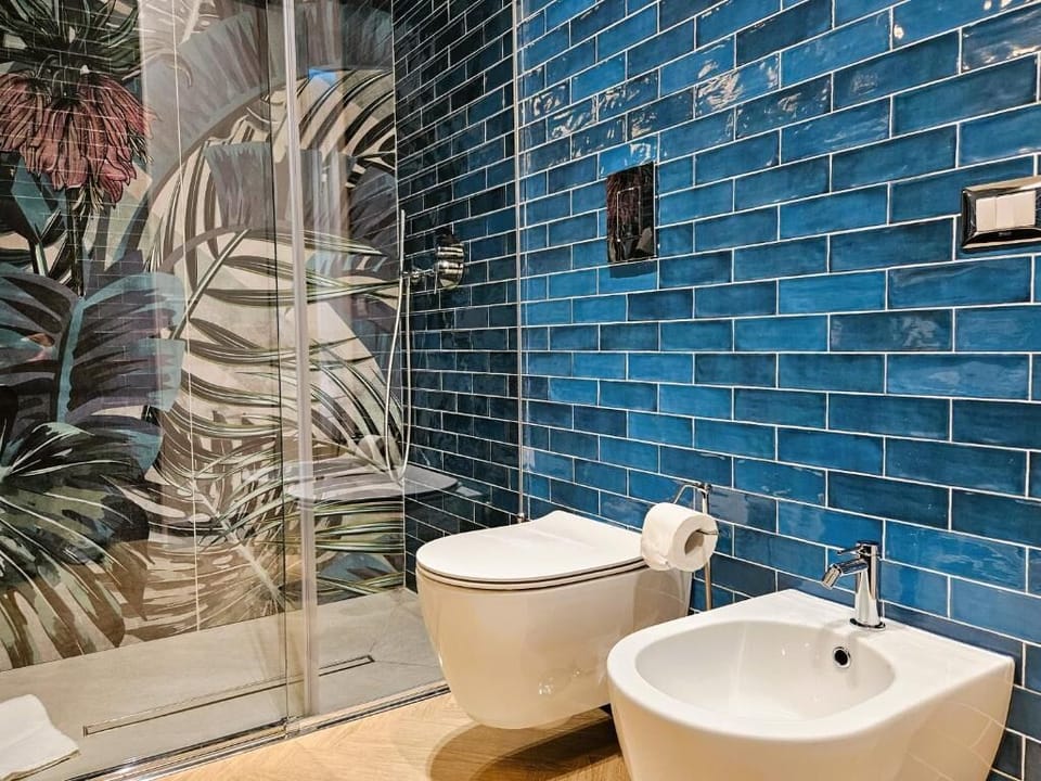 Superior Double Room | Bathroom