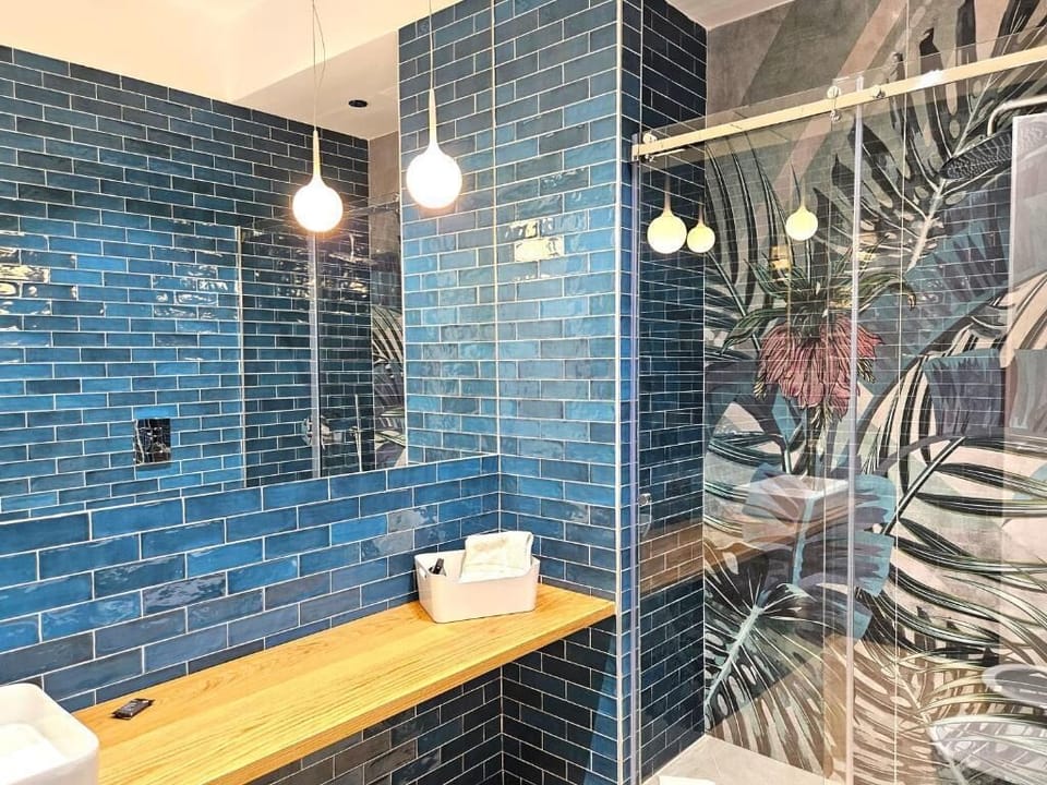 Superior Double Room | Bathroom