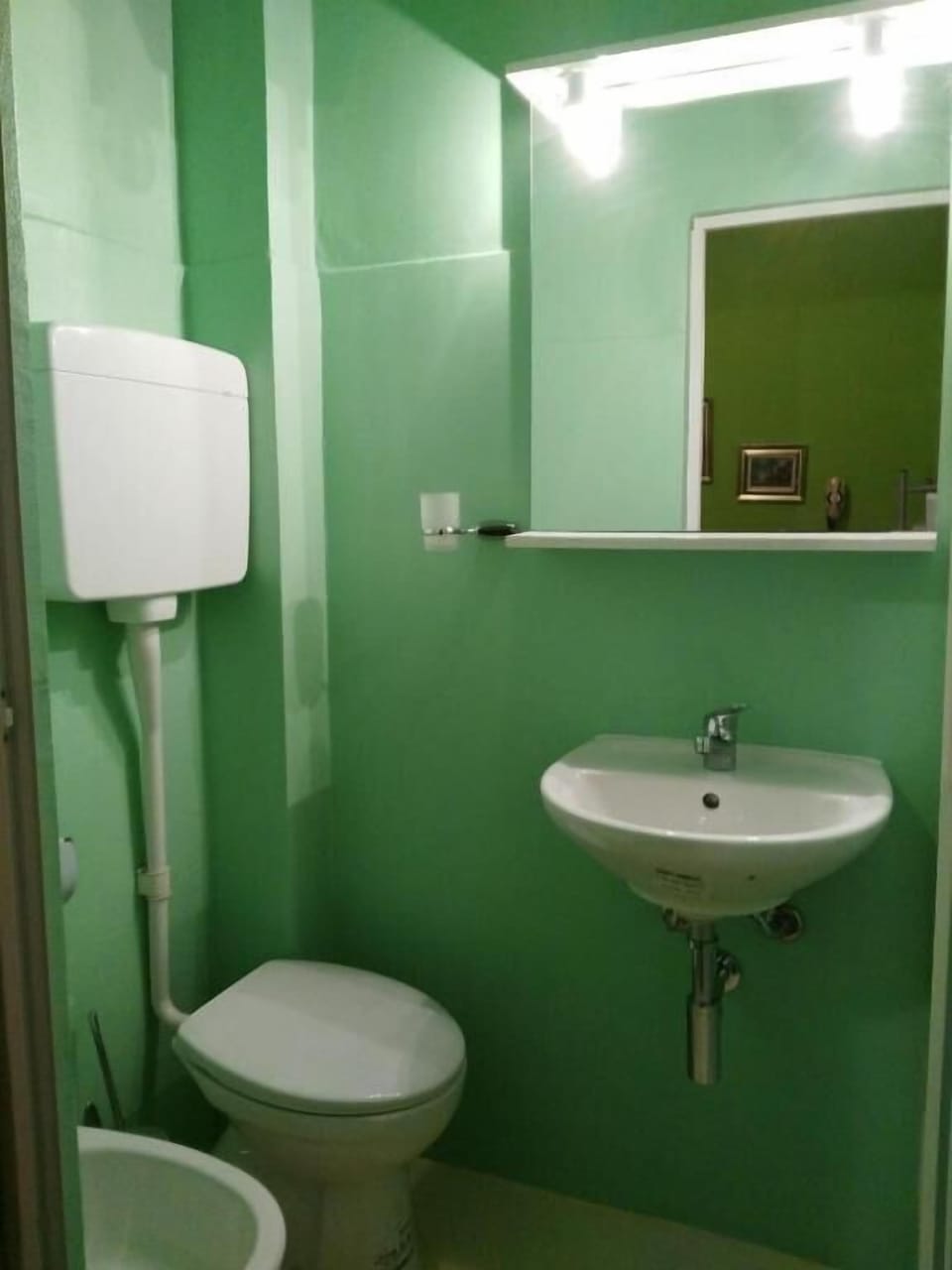 Triple Room, Balcony, City View | Bathroom | Shower, free toiletries, hair dryer, towels