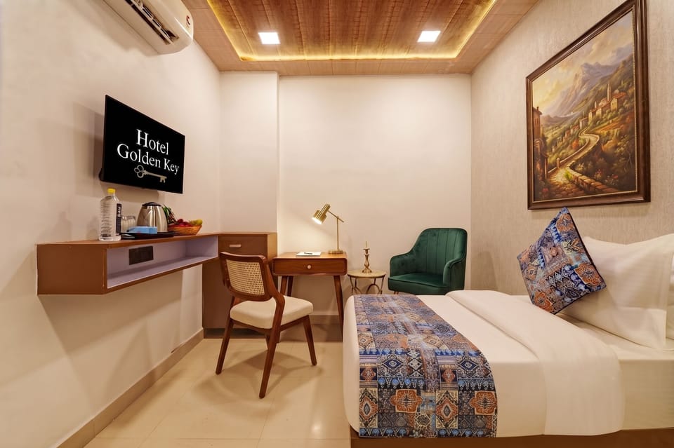 Superior Double Room | Hypo-allergenic bedding available, desk, laptop workspace