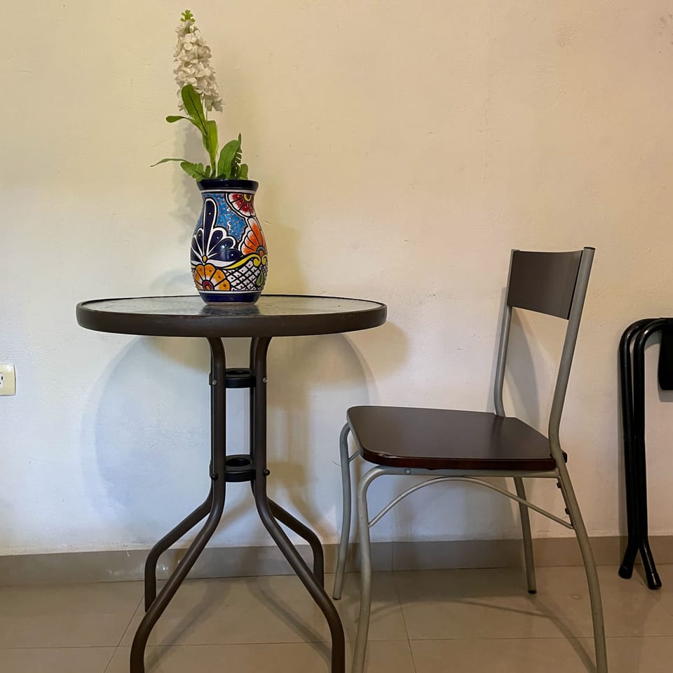 Standard Room, 1 Double Bed | Living area | 32-inch flat-screen TV with cable channels, TV