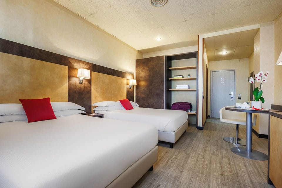 Comfort Room, 2 Double Beds | Down comforters, pillowtop beds, minibar, in-room safe