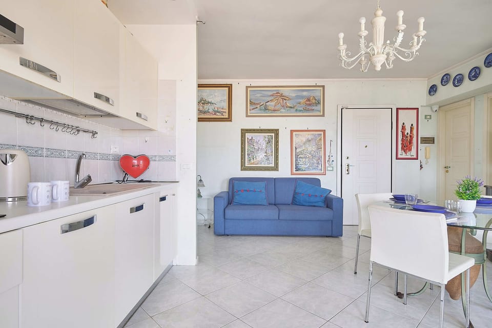 Apartment (1 Bedroom) | Living area | TV
