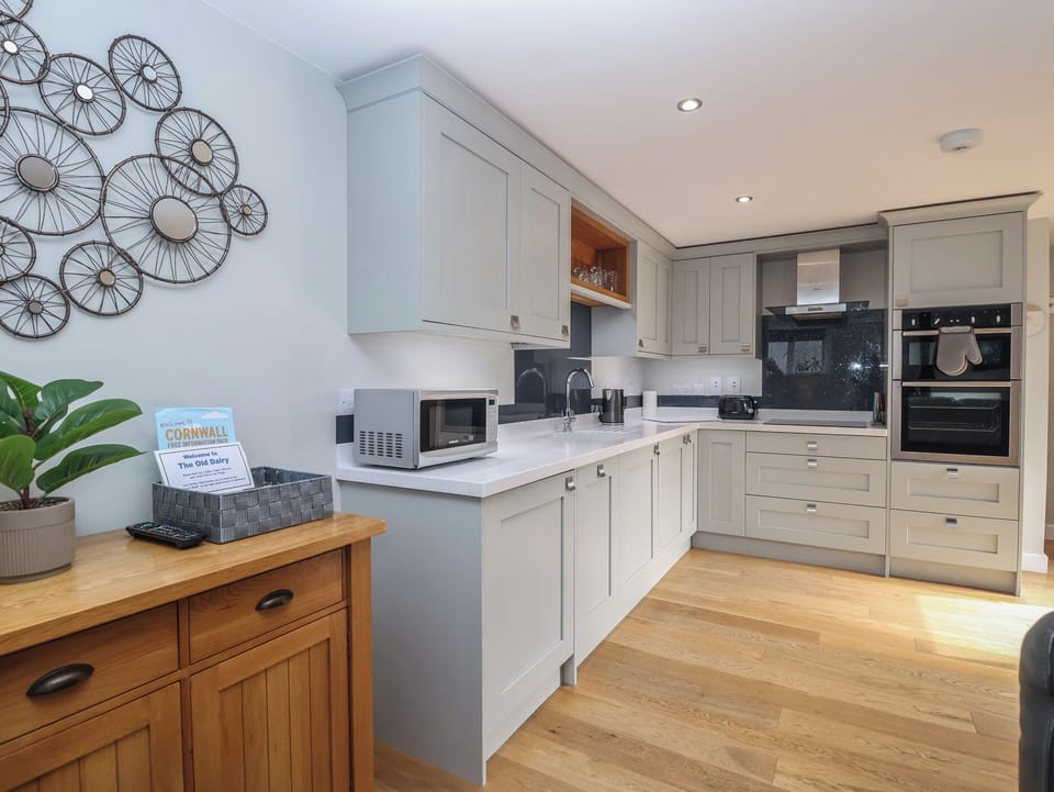 Cottage | Private kitchen | Cookware/dishes/utensils