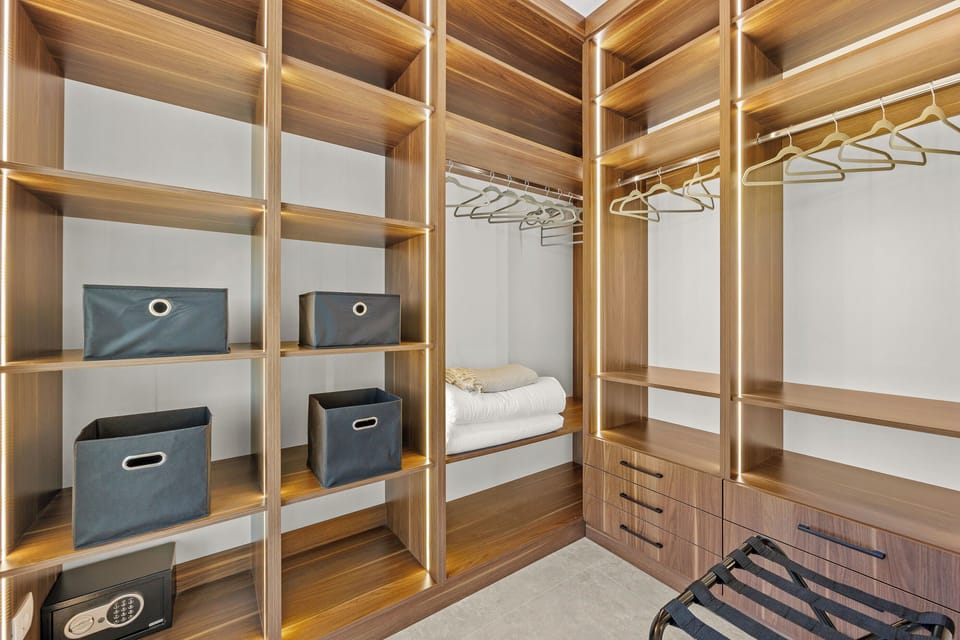 Villa | In-room safe, iron/ironing board, WiFi (free)