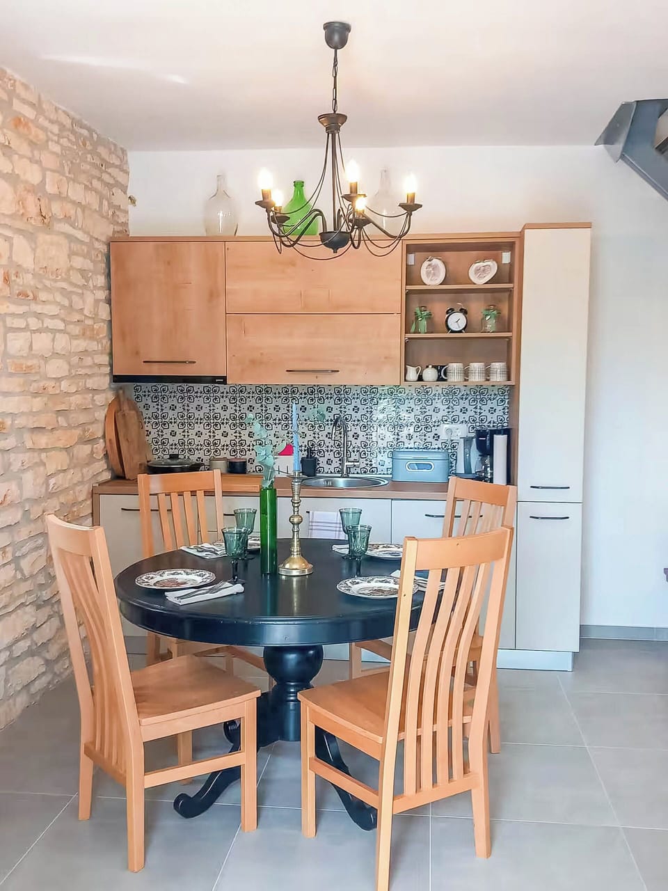 Apartment (A1) | Private kitchen | Fridge, stovetop, cookware/dishes/utensils, freezer