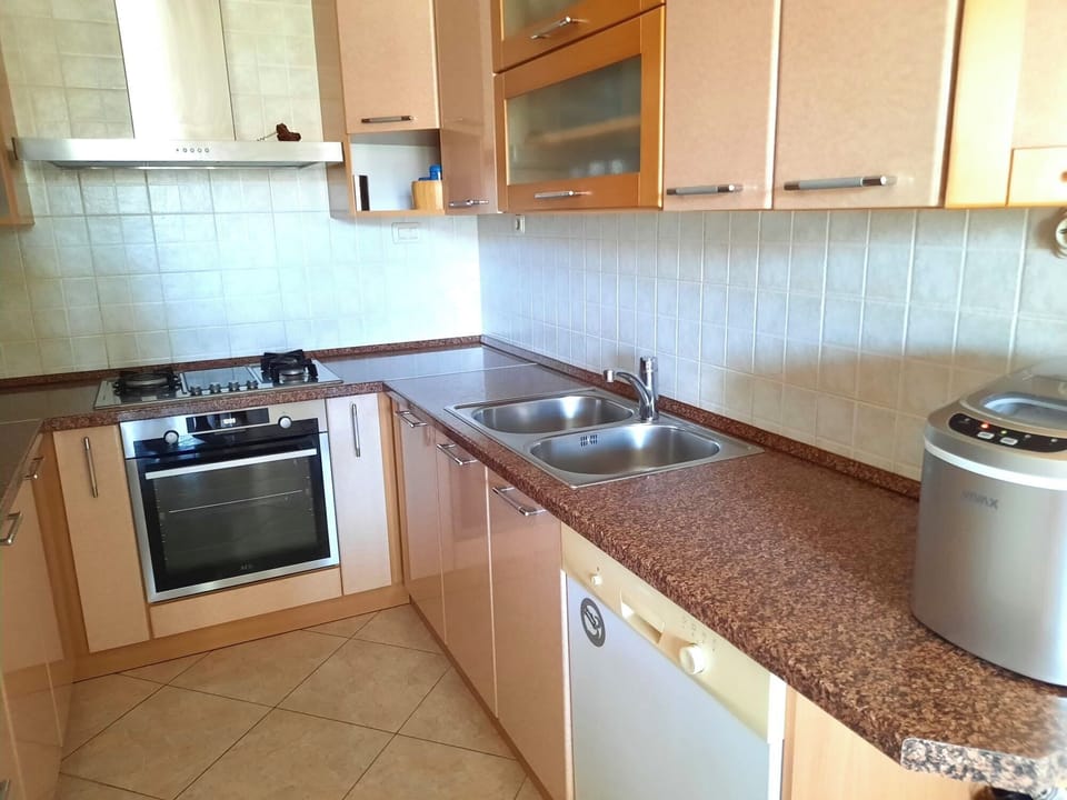House | Private kitchen | Espresso maker, fridge, microwave, oven