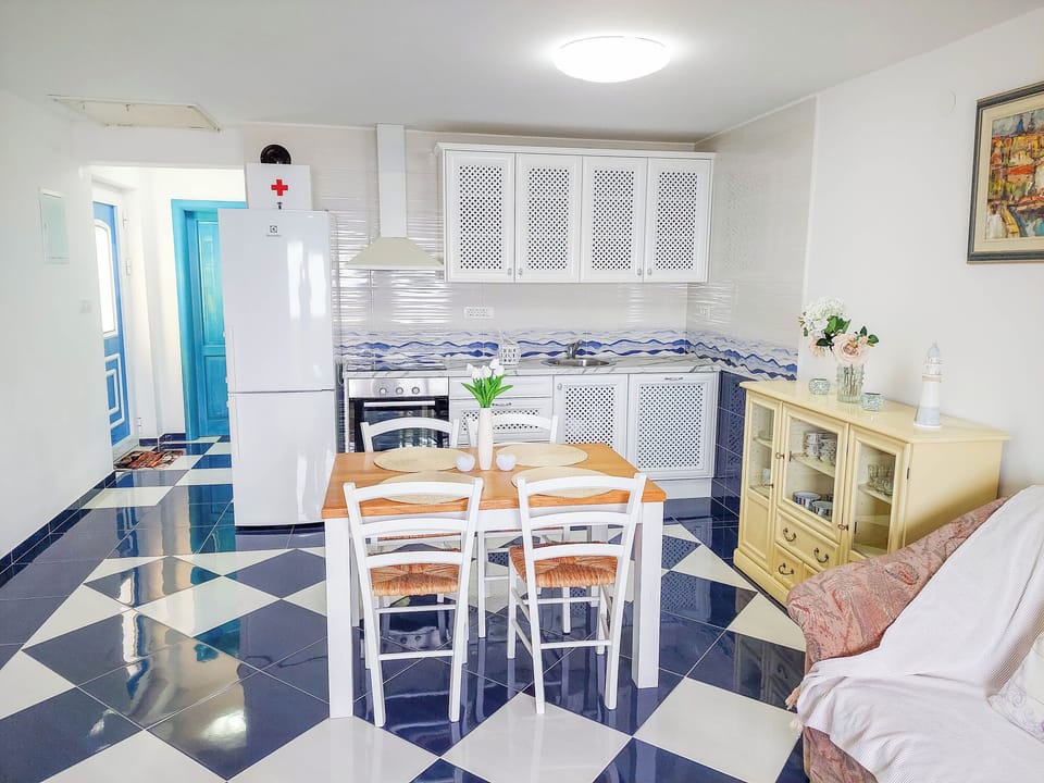 Apartment (A1) | Living room | Smart TV