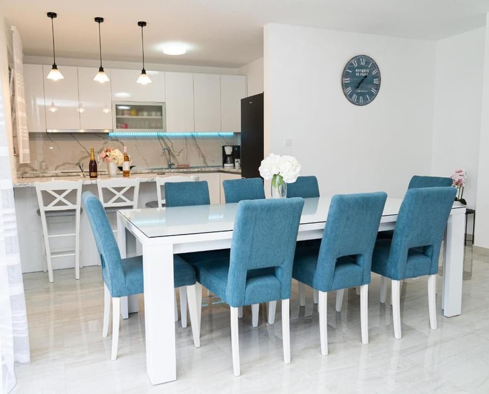 Apartment (A1) | Private kitchen | Espresso maker, fridge, microwave, oven