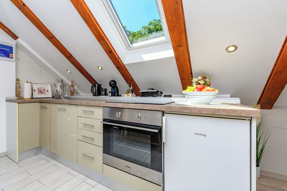 Apartment (A1) | Private kitchen | Espresso maker, coffee/tea maker, fridge, oven