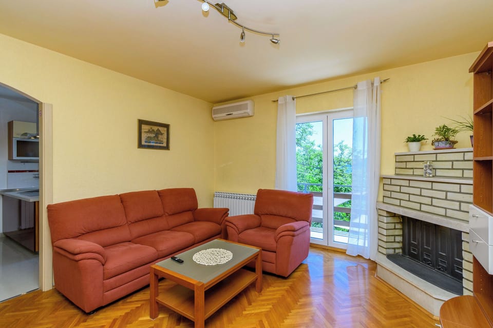 Apartment (A1) | Living room | Smart TV
