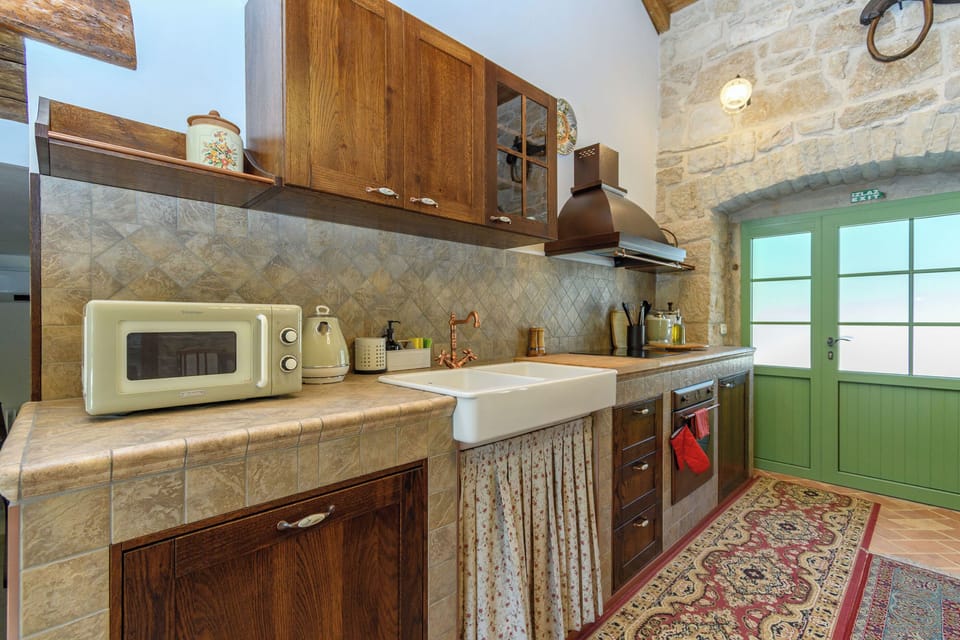 House | Private kitchen | Espresso maker, fridge, microwave, oven