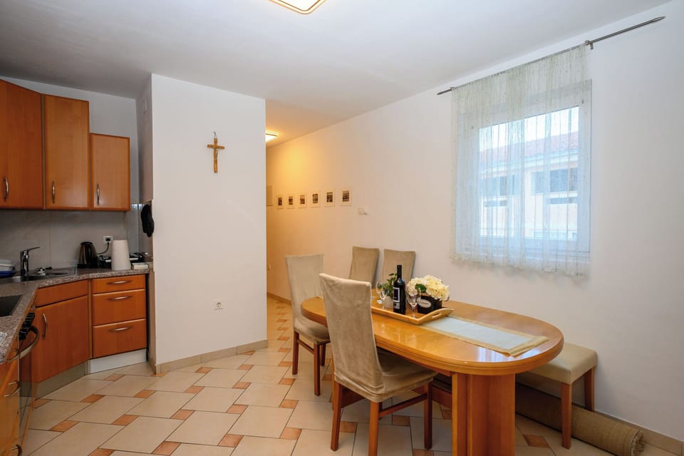 Apartment (A1) | Private kitchen | Espresso maker, coffee/tea maker, fridge, microwave