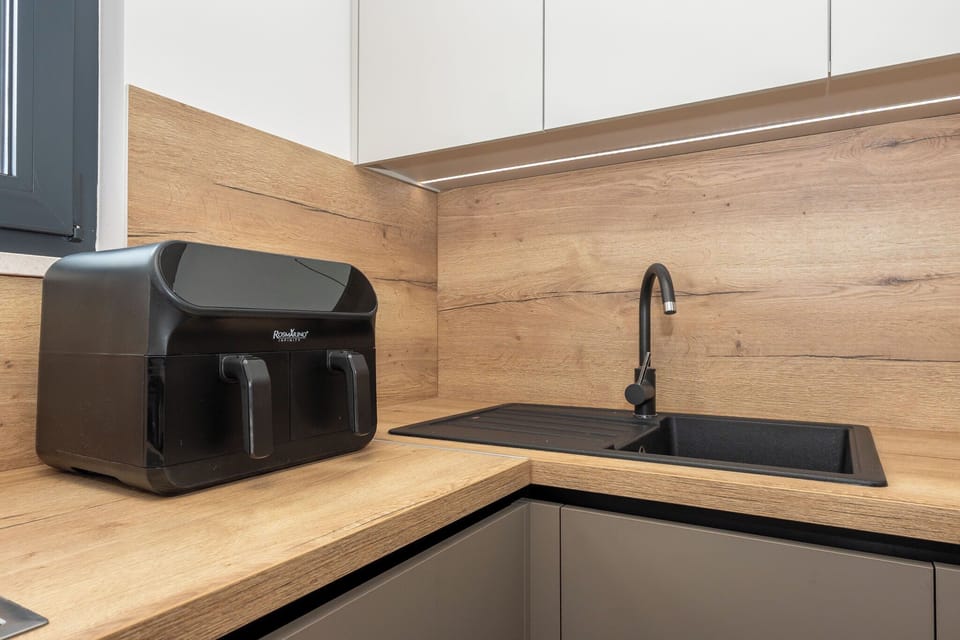 Apartment (A1) | Private kitchen | Espresso maker, fridge, oven, stovetop