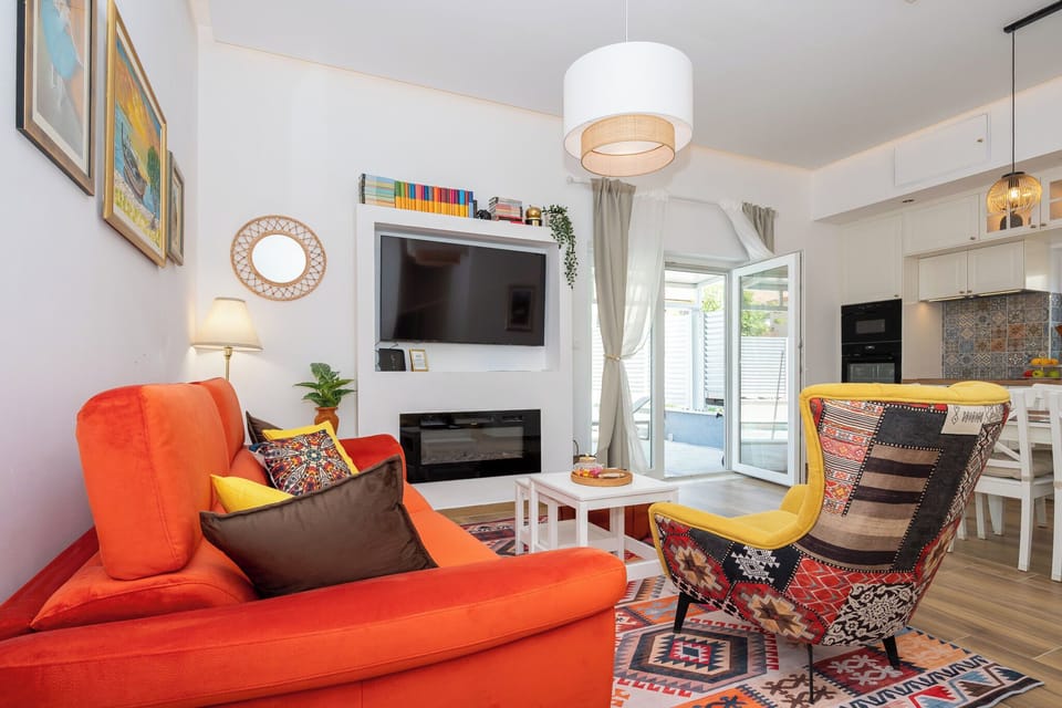 Apartment (A1) | Living room | Smart TV