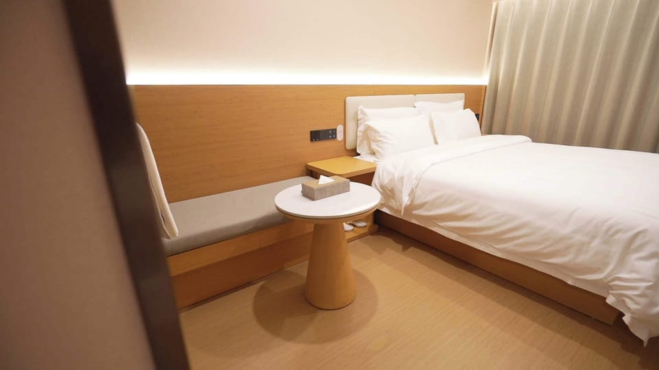Business Double Room, City View | Desk, laptop workspace, blackout drapes, WiFi (free)