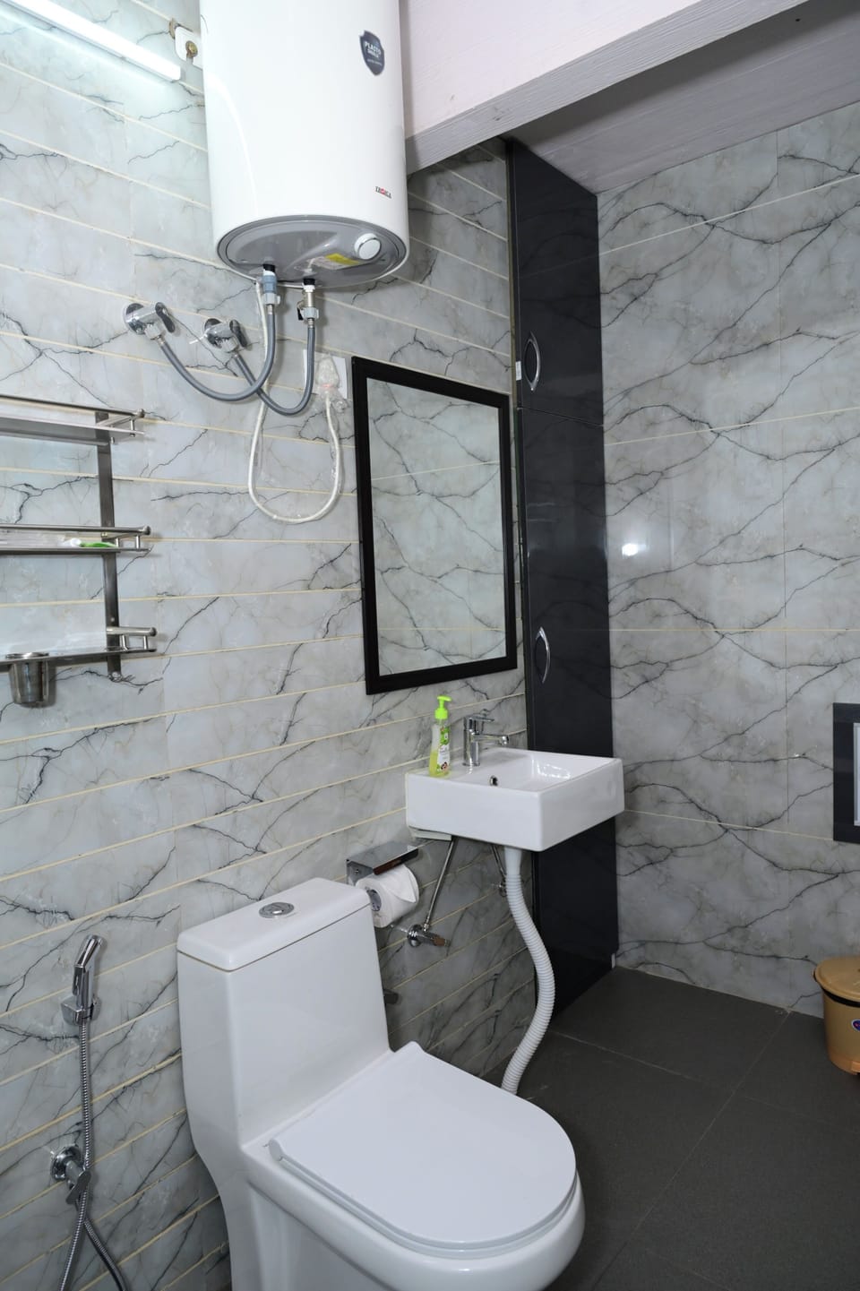 Luxury Room, Mountain View | Bathroom | Shower, free toiletries, slippers, towels