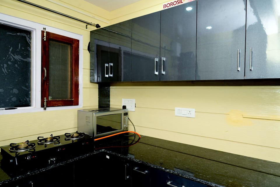 Family Suite, Mountain View | Shared kitchen facilities | Coffee/tea maker, electric kettle
