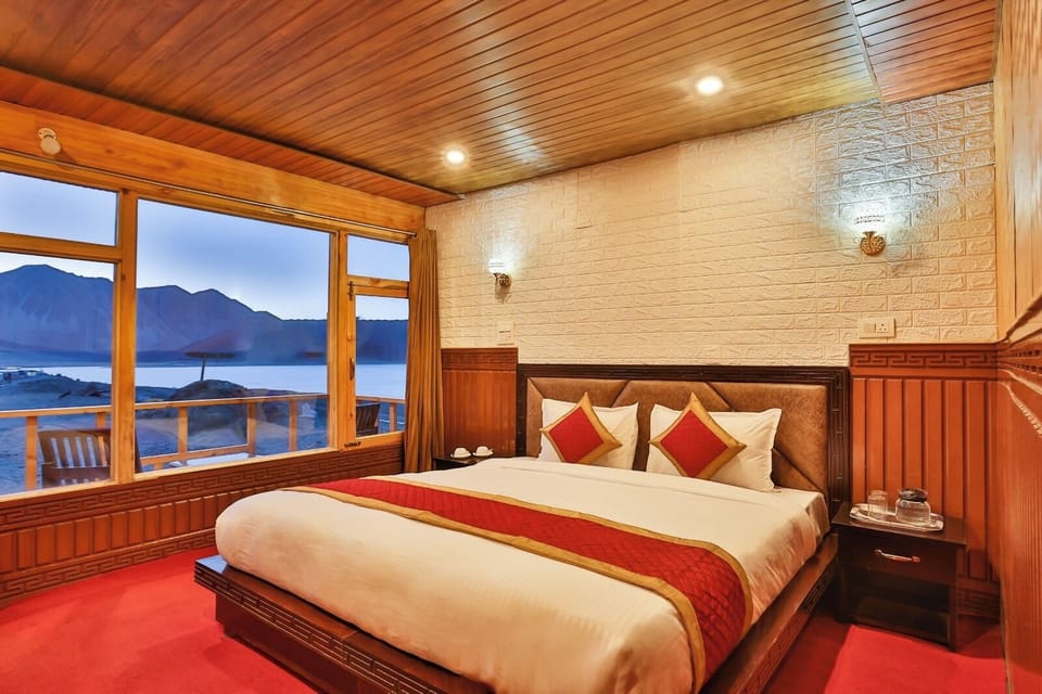 Luxury Room, Lake View | WiFi (free)