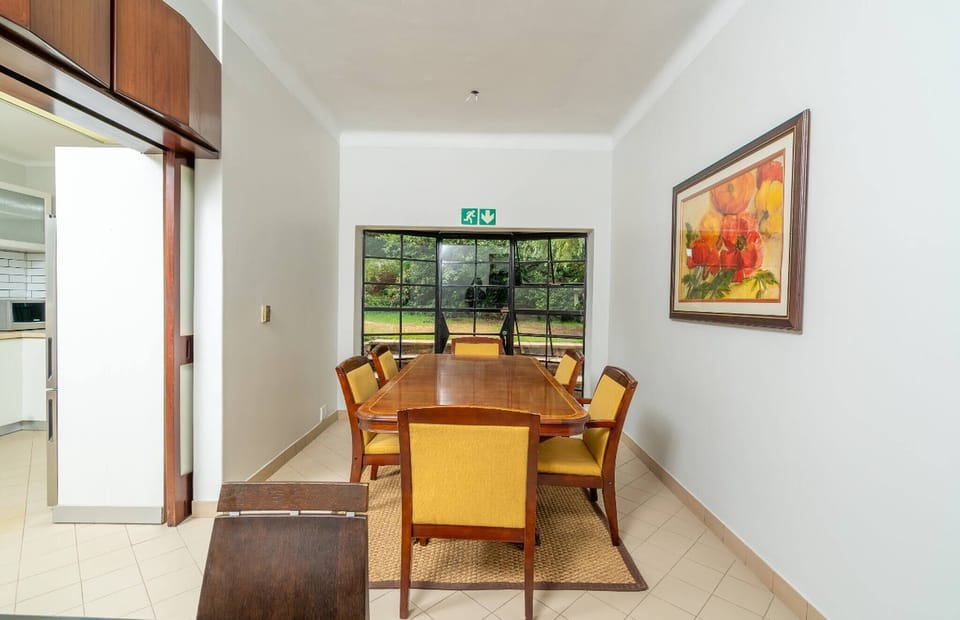 Room, 1 Bedroom, Patio | Dining room