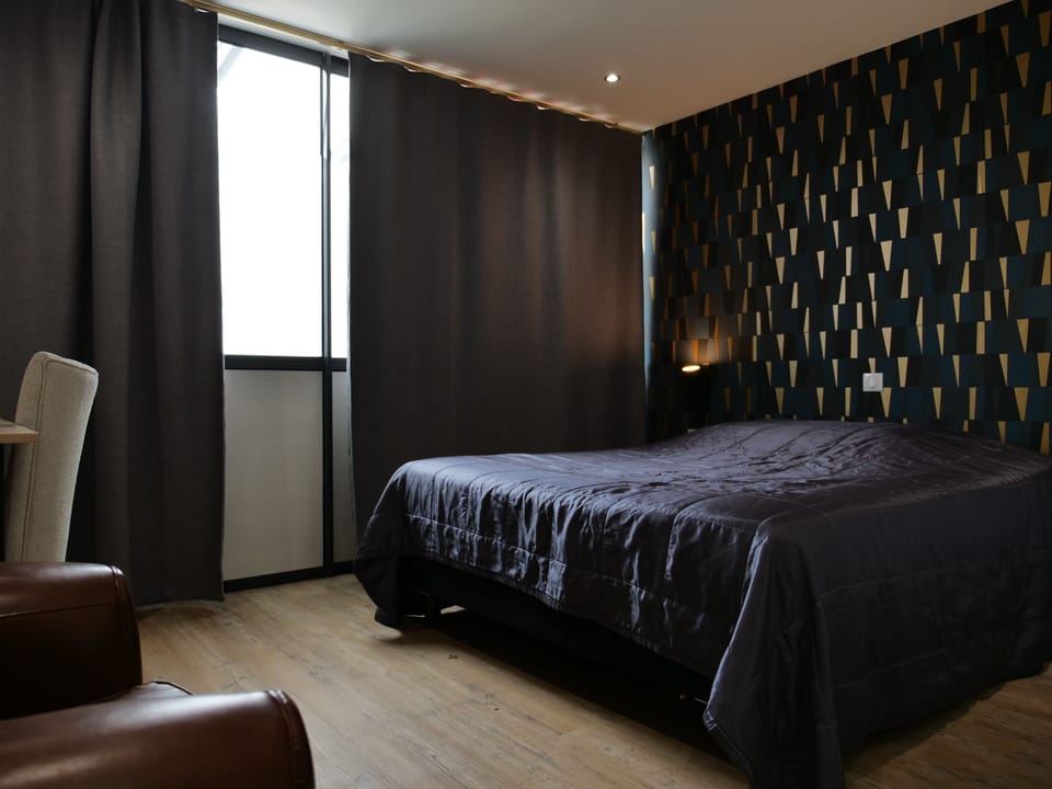 Double Room | Desk, soundproofing, WiFi (free), individually decorated
