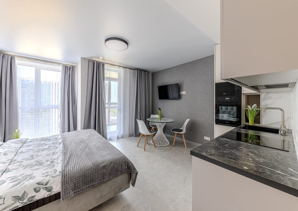 Comfort Studio, Balcony, City View | Blackout drapes, iron/ironing board, WiFi (free)