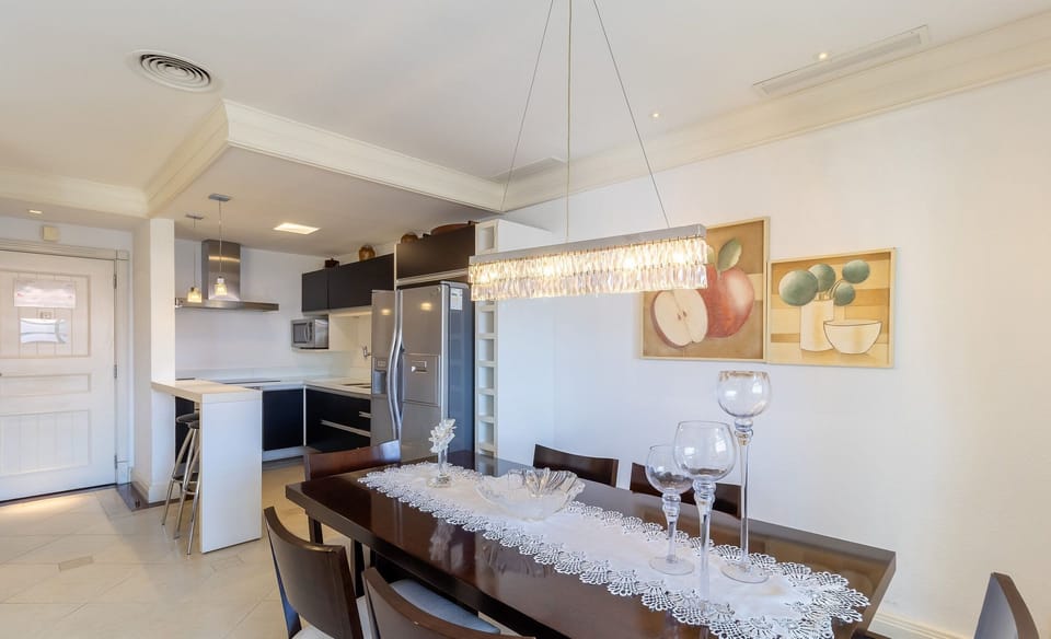 Basic Apartment | Dining