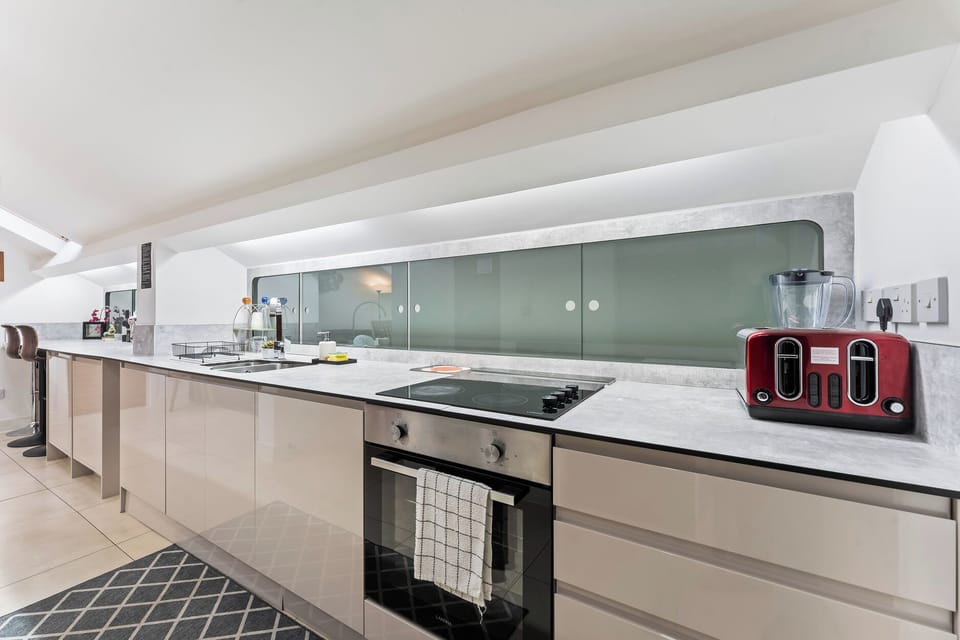 Cookware/dishes/utensils