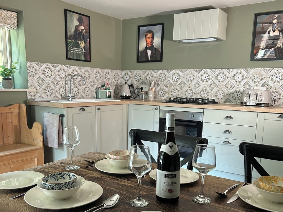 Dishwasher, cookware/dishes/utensils