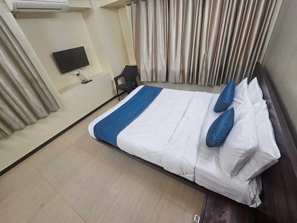 Deluxe Double Room, City View | WiFi (free)