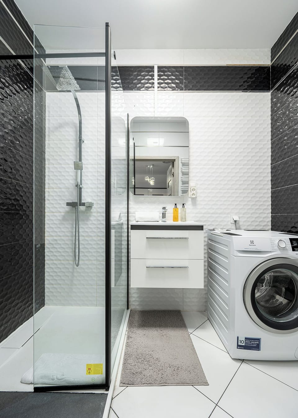 Apartment, Balcony, City View | Bathroom
