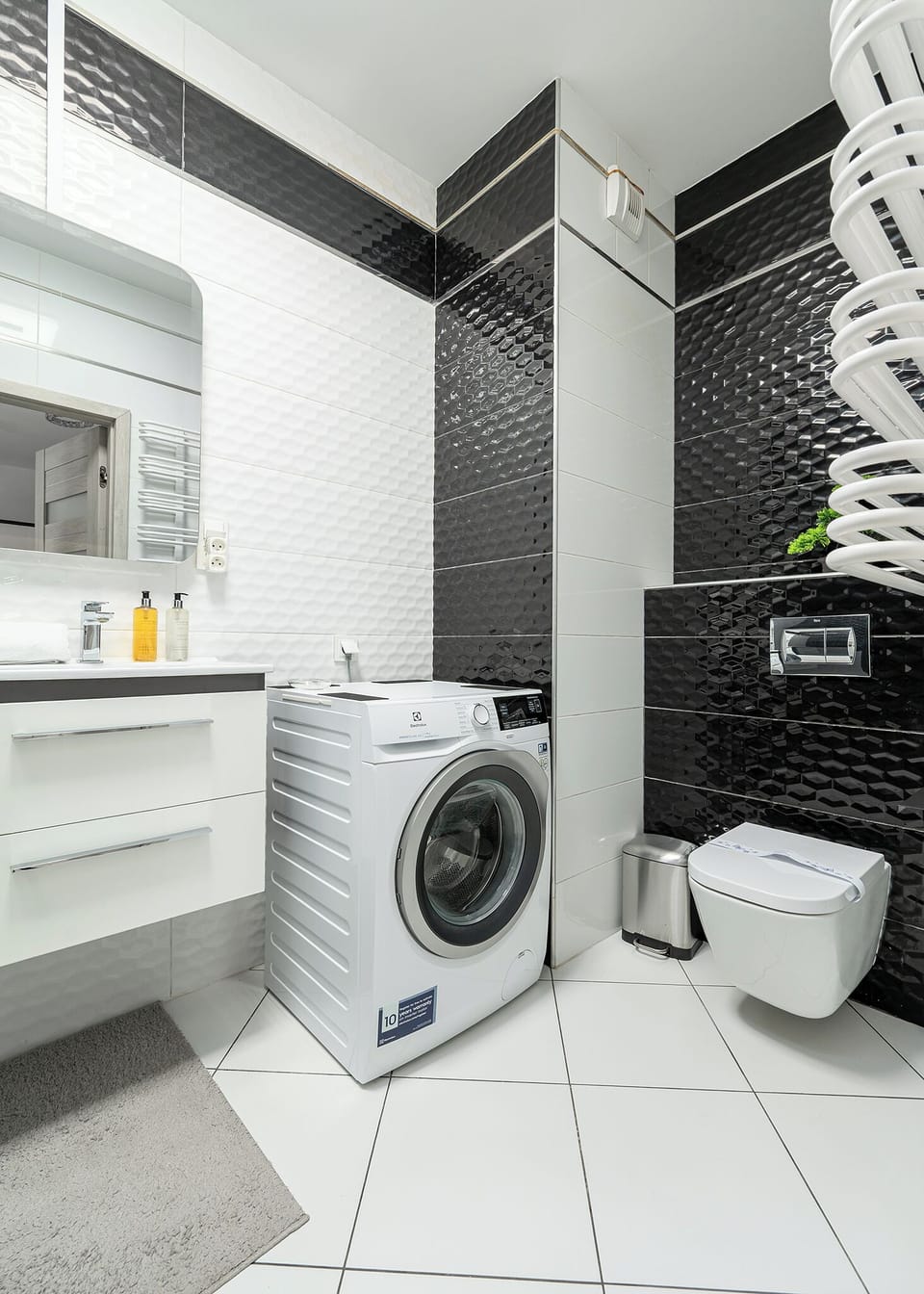 Apartment, Balcony, City View | Bathroom