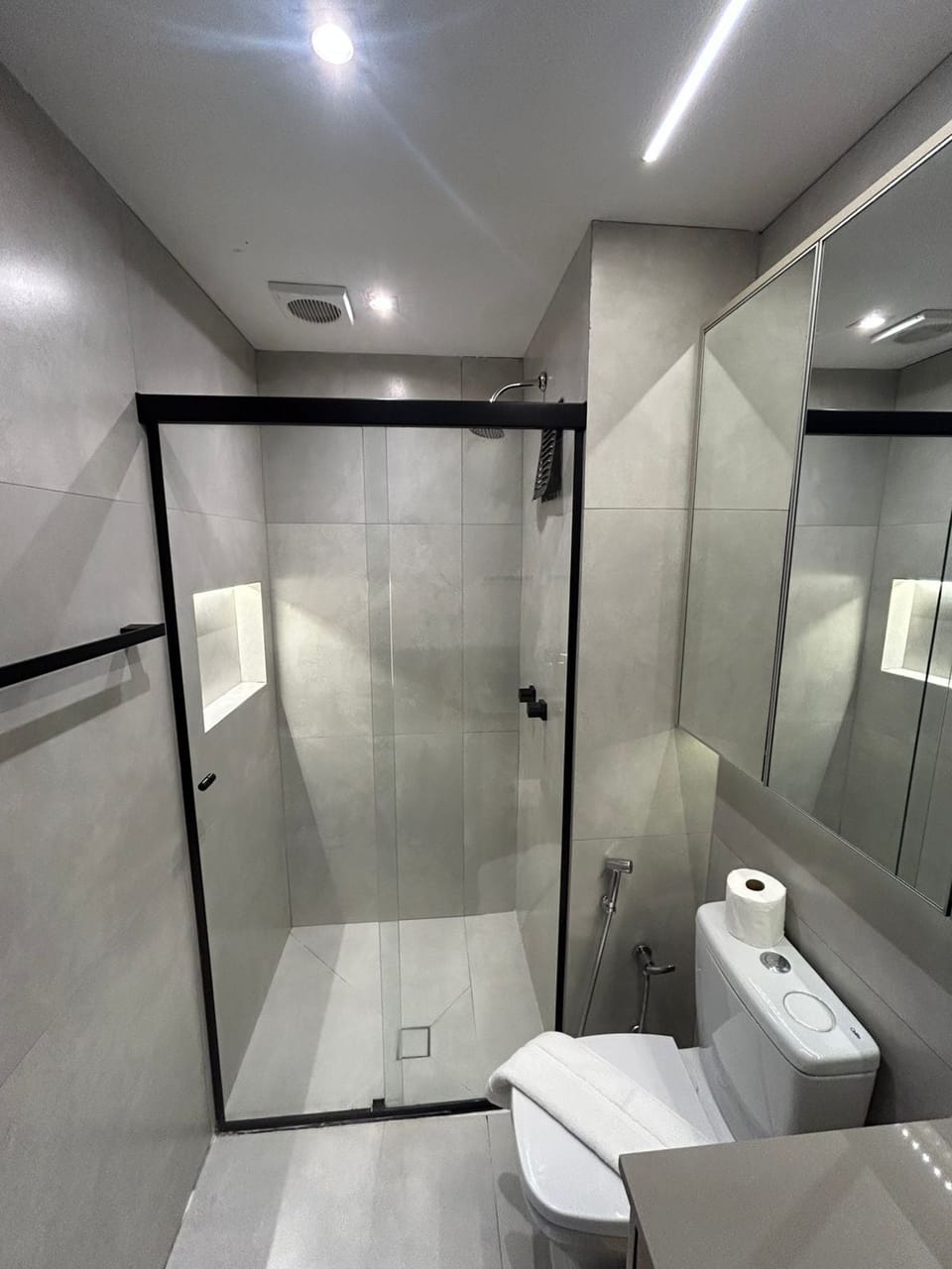 Classic Double Room, City View | Bathroom | Free toiletries, hair dryer, towels, soap