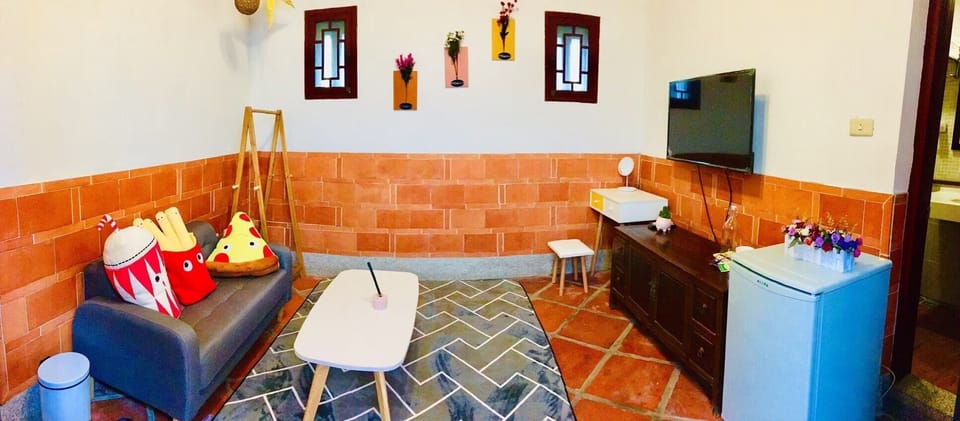 Standard Double Room | Living area | LCD TV