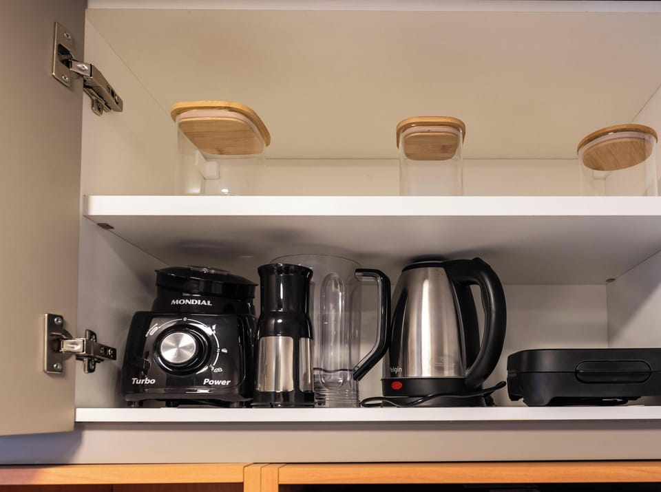 Deluxe Studio, City View | Coffee and/or coffee maker