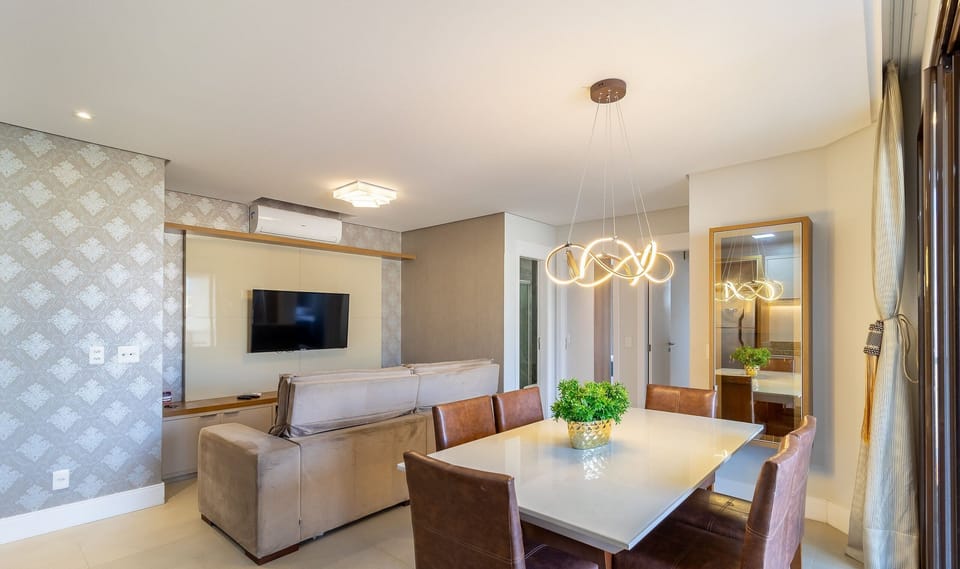 Basic Apartment | Dining