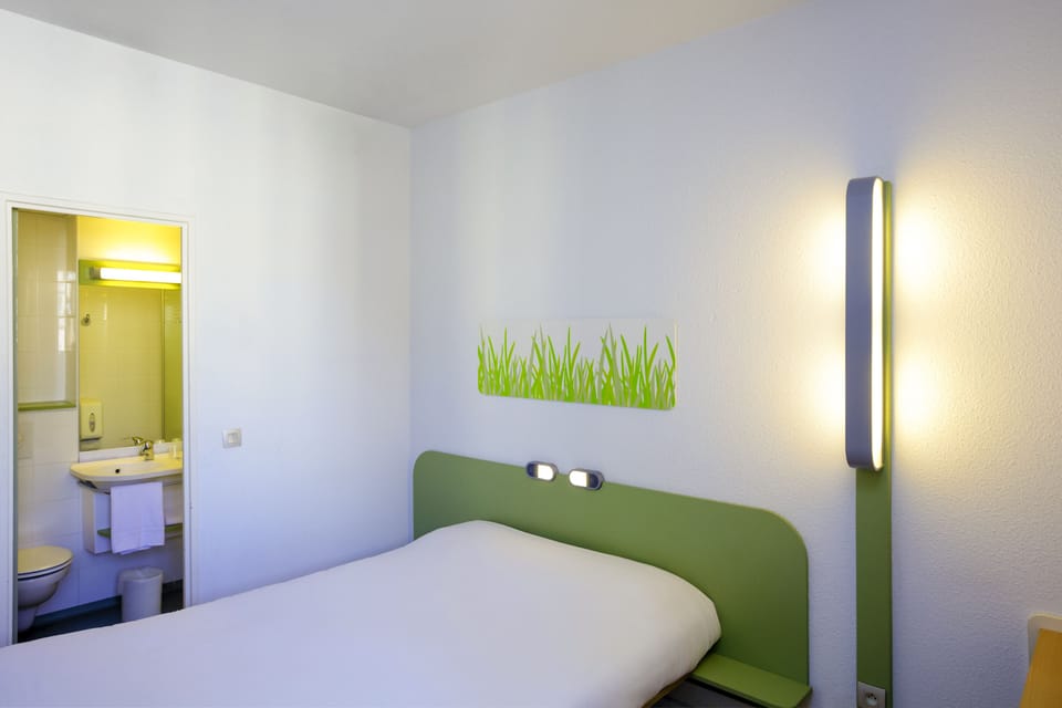 Double Room | Desk, soundproofing, iron/ironing board, free WiFi