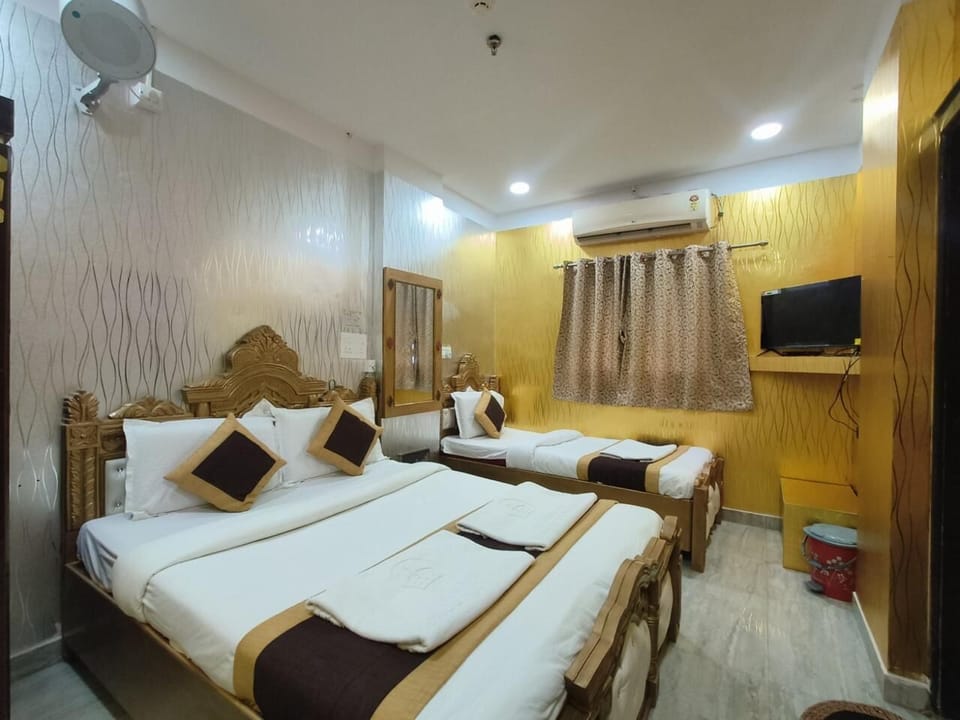 Classic Double Room, Garden View | Desk, WiFi (free)