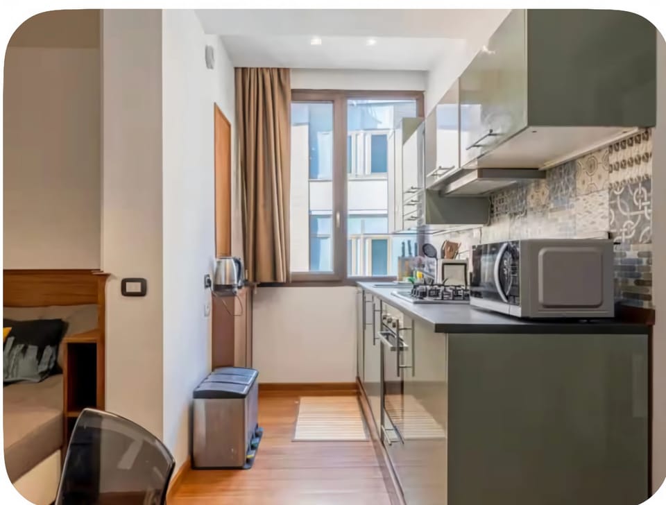 Superior Apartment, Non Smoking, Courtyard View | Private kitchen