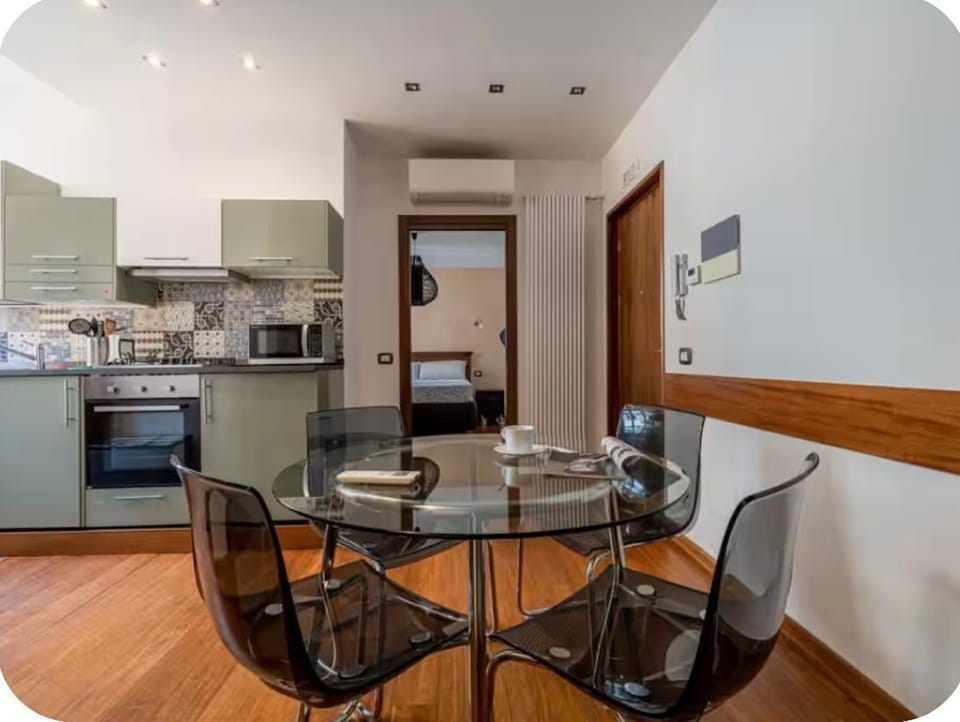 Superior Apartment, Non Smoking, Courtyard View | Living area