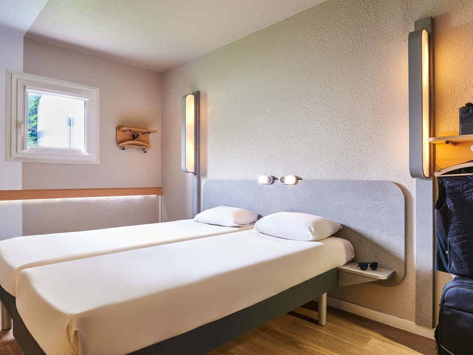 Room, 2 Twin Beds | Desk, free WiFi, bed sheets