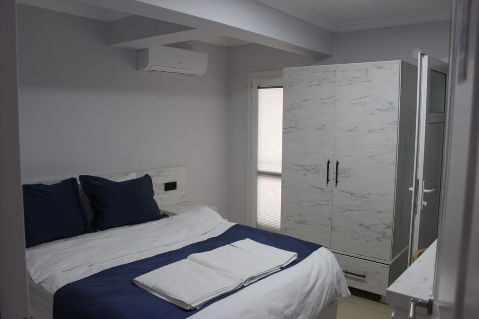 Basic Room, Balcony | Desk, WiFi (free)