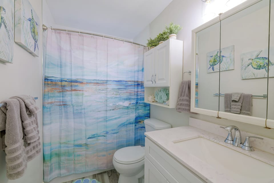 Canal-front Crystal River Home w/ Boat Dock Cottage in Crystal River