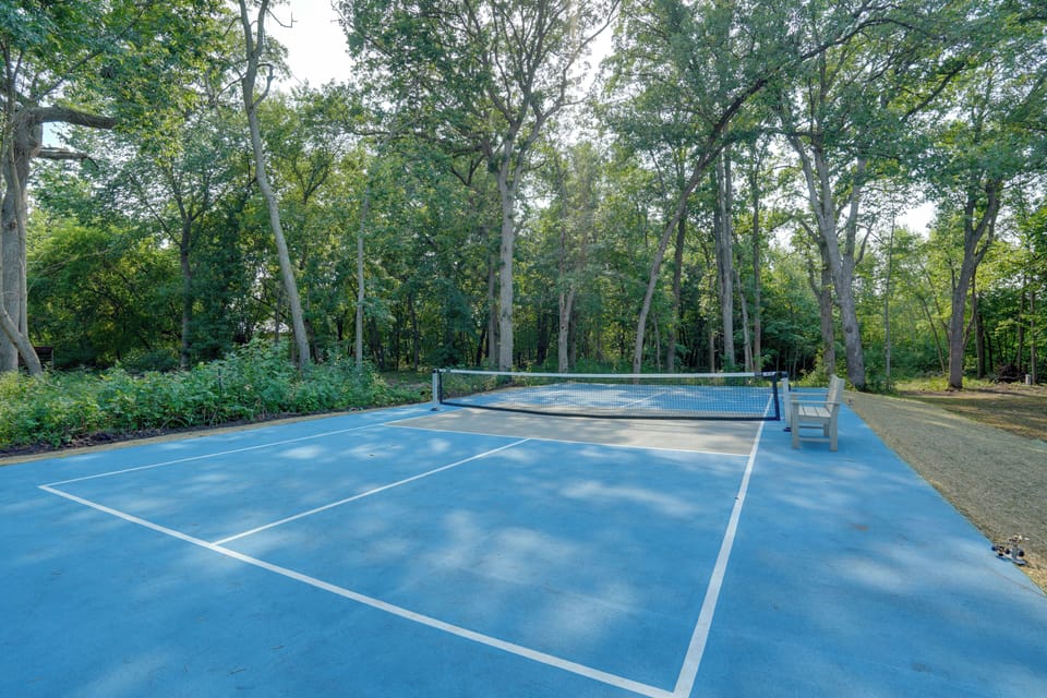 'scandi Sanctuary' Dock, Pickleball Court, Sauna Cottage in Minnesota