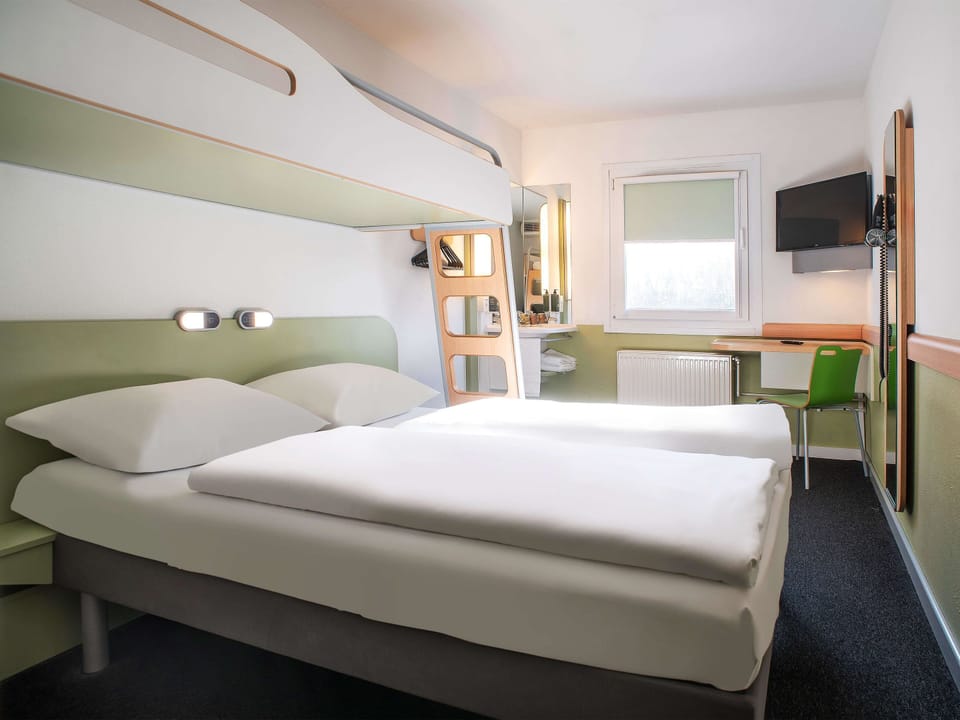 Double Room | Desk, soundproofing, free WiFi, bed sheets
