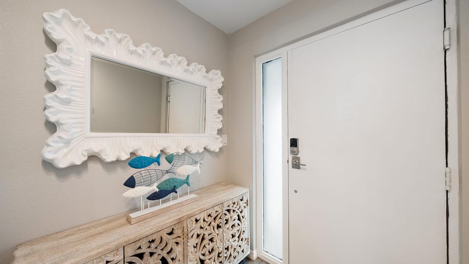Condo, 2 Bedrooms | Interior