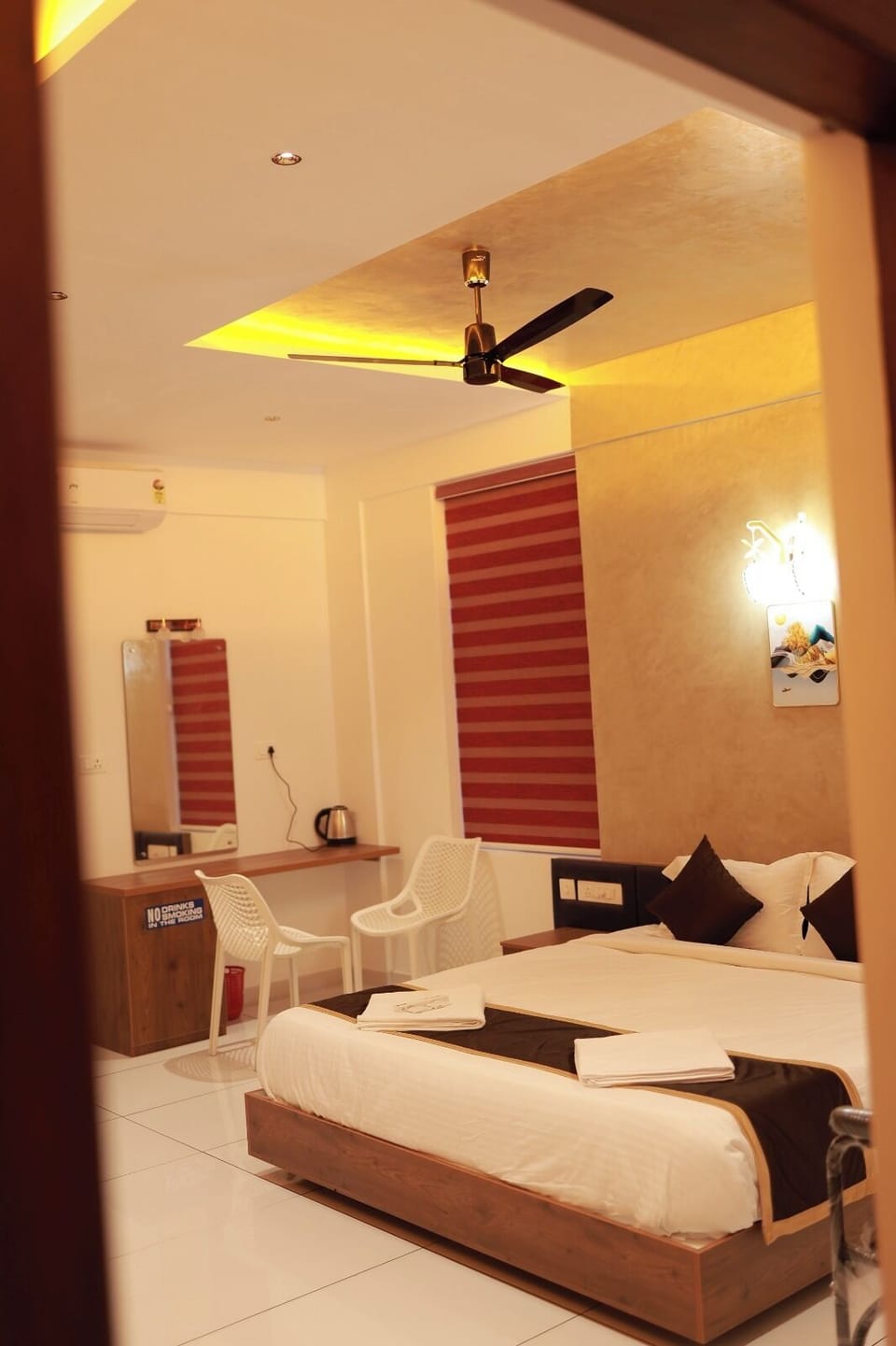 Deluxe Double Room, Garden View | In-room safe, desk, laptop workspace, WiFi (free)