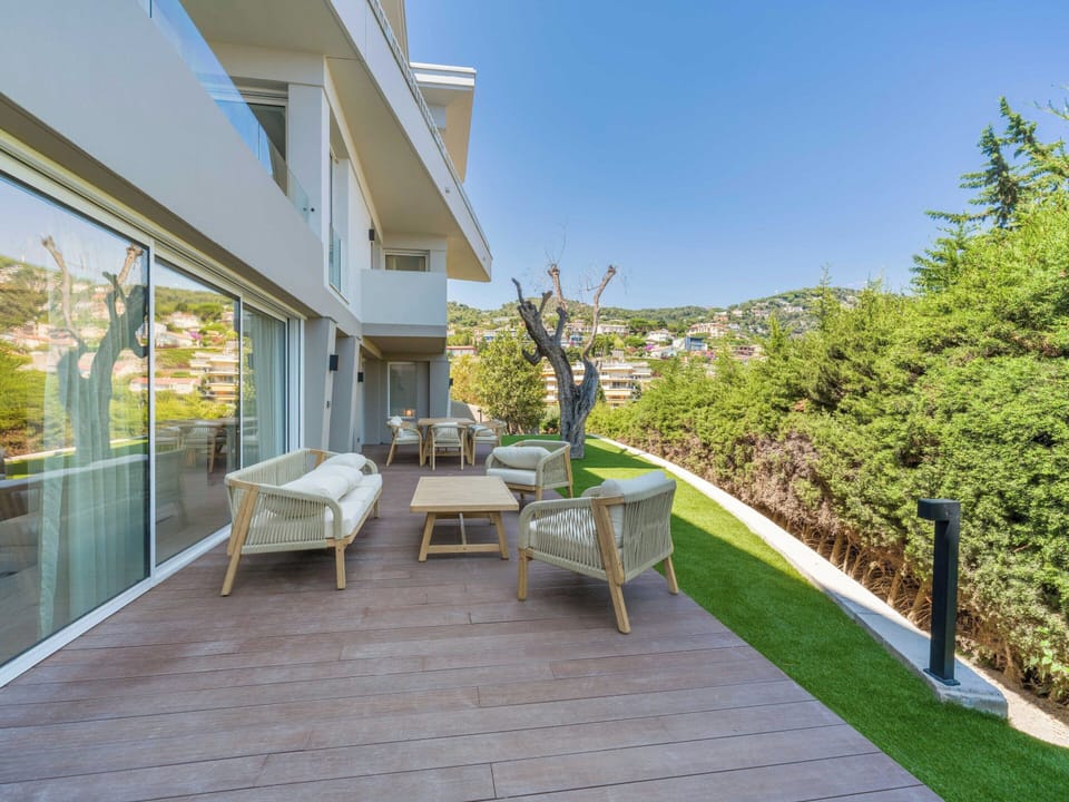 Apartment | Outdoor dining