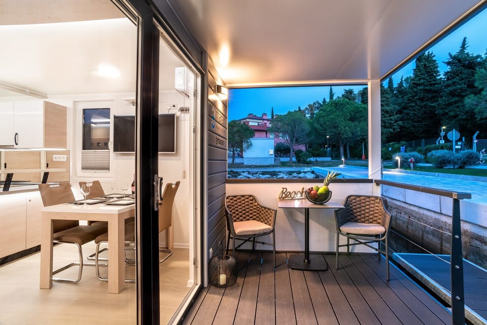 Mobile Home | Balcony